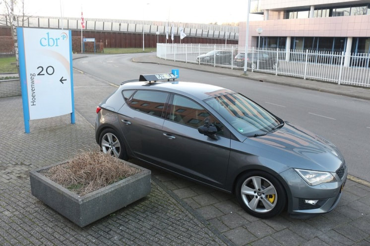 Rijschool Eindhoven voordelig automaat rijles automatic driving lessons Eindhoven